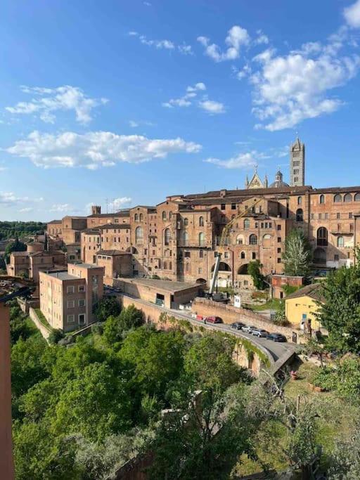 Appartamento A Due Passi Dal Duomo Siena Exterior photo